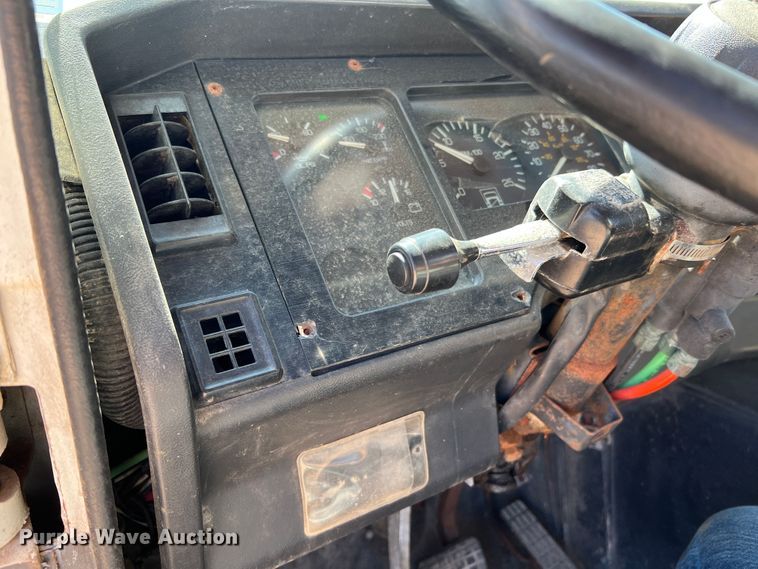 image for item KC9841 1994 White GMC WG  fertilizer delivery truck