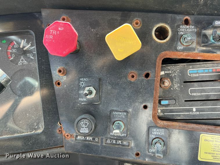 image for item KC9841 1994 White GMC WG  fertilizer delivery truck