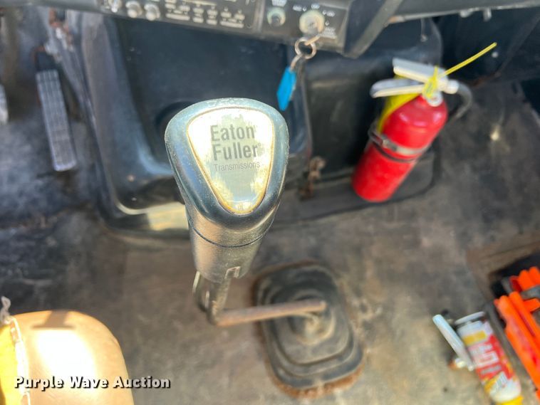 image for item KC9841 1994 White GMC WG  fertilizer delivery truck