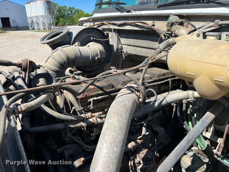 image for item KC9841 1994 White GMC WG  fertilizer delivery truck