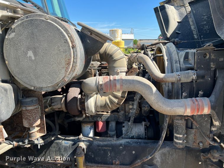 image for item KC9841 1994 White GMC WG  fertilizer delivery truck