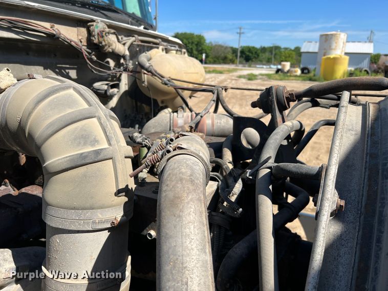 image for item KC9841 1994 White GMC WG  fertilizer delivery truck