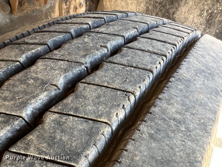 image for item KC9841 1994 White GMC WG  fertilizer delivery truck