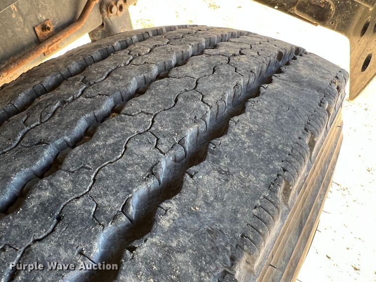 image for item KC9841 1994 White GMC WG  fertilizer delivery truck