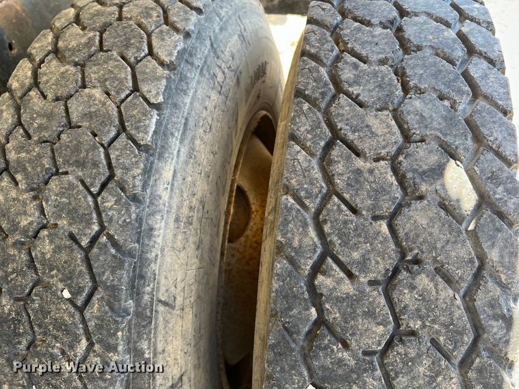 image for item KC9841 1994 White GMC WG  fertilizer delivery truck