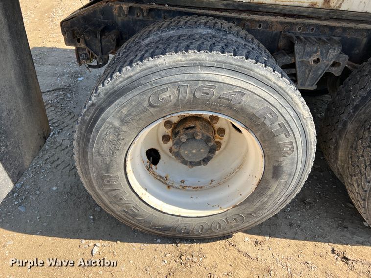 image for item KC9841 1994 White GMC WG  fertilizer delivery truck