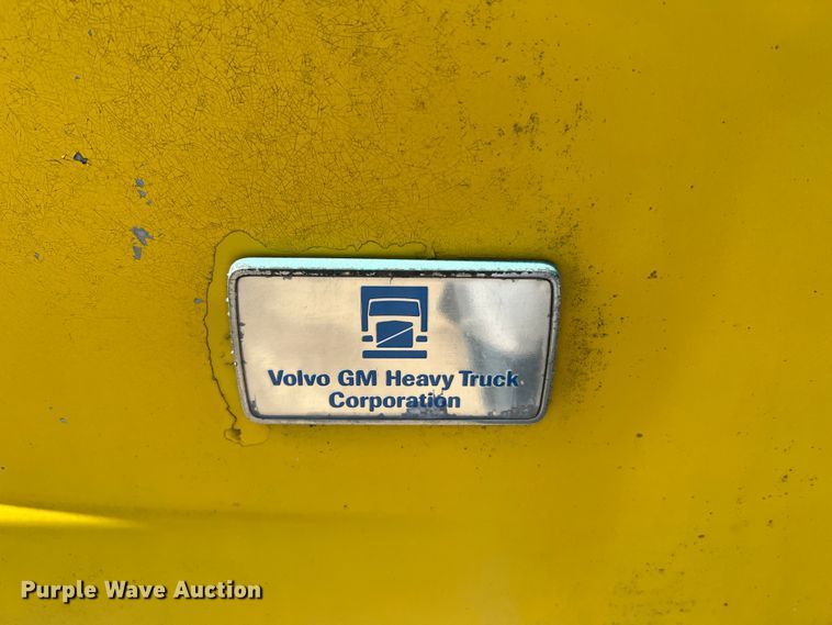 image for item KC9841 1994 White GMC WG  fertilizer delivery truck