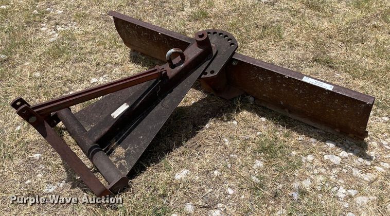 image for item KE9352 Massey Ferguson 16  blade