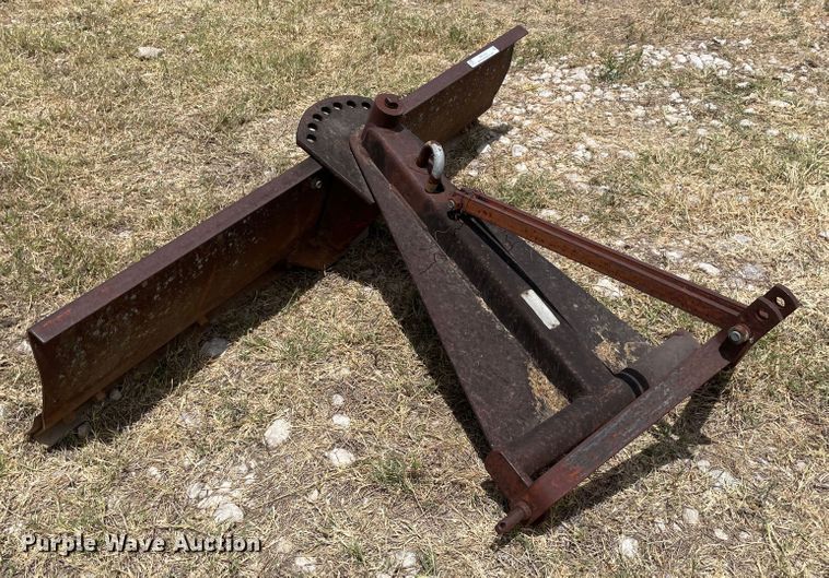 image for item KE9352 Massey Ferguson 16  blade