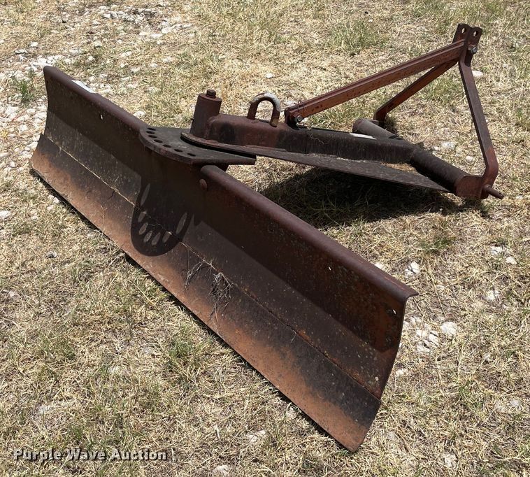 image for item KE9352 Massey Ferguson 16  blade