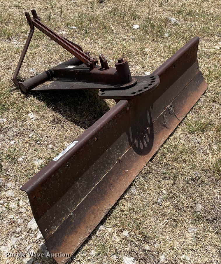 image for item KE9352 Massey Ferguson 16  blade