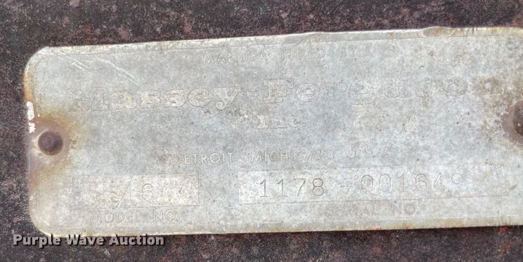 image for item KE9352 Massey Ferguson 16  blade