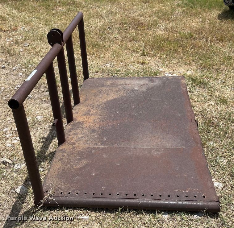 image for item KE9353 Platform