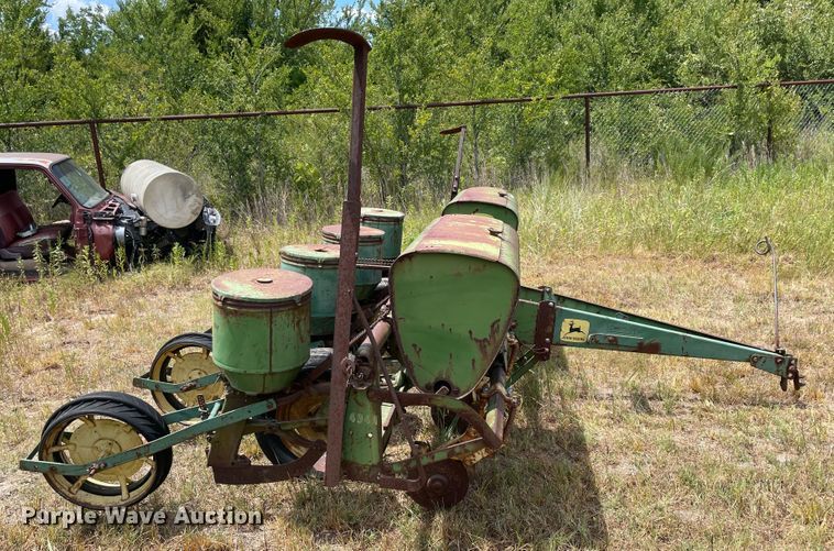 image for item KE9355 John Deere  planter