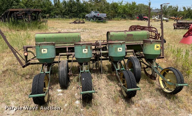 image for item KE9355 John Deere  planter