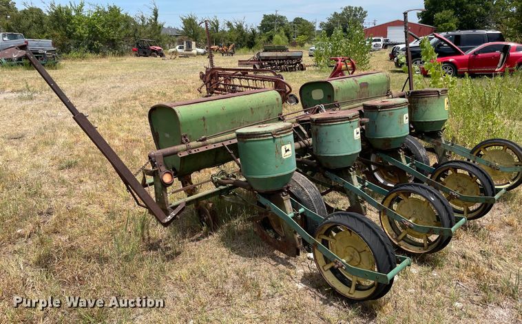 image for item KE9355 John Deere  planter