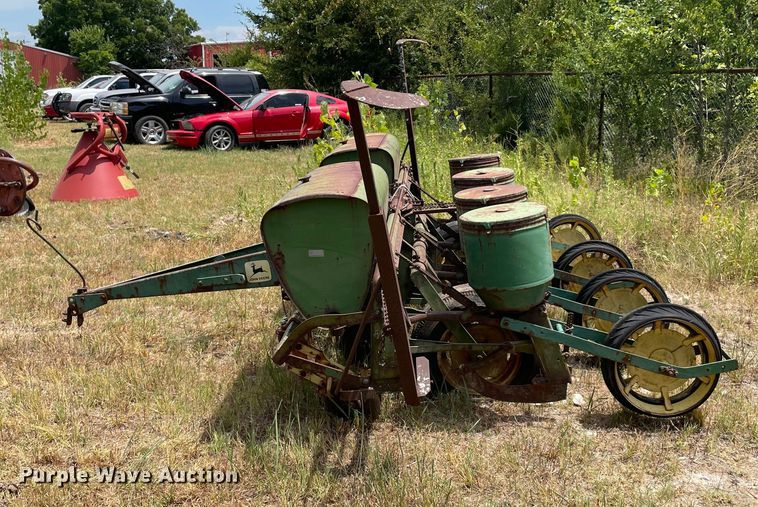 image for item KE9355 John Deere  planter