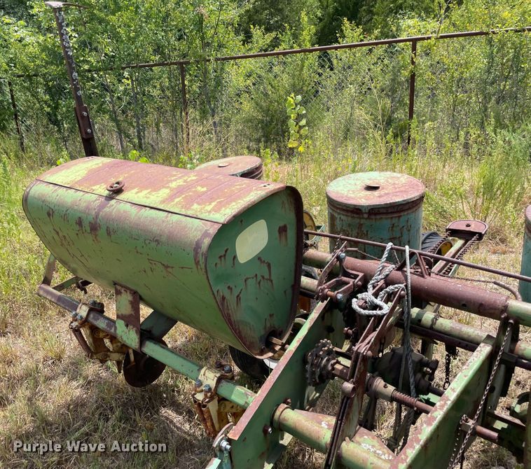 image for item KE9355 John Deere  planter