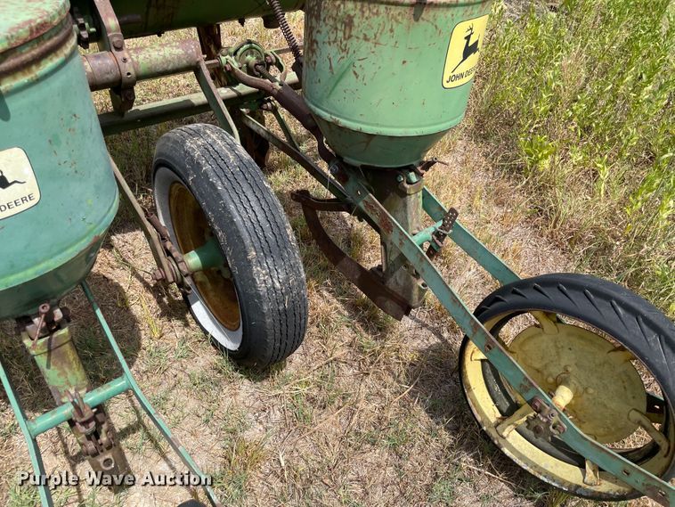 image for item KE9355 John Deere  planter