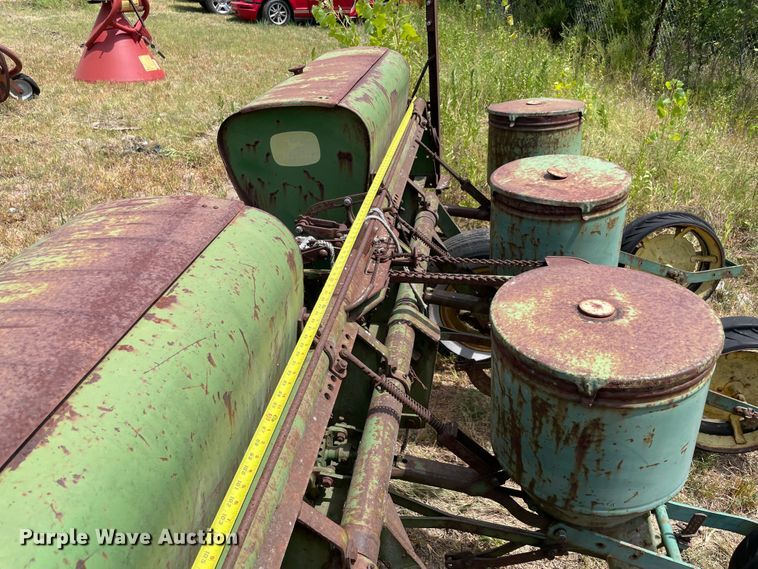 image for item KE9355 John Deere  planter