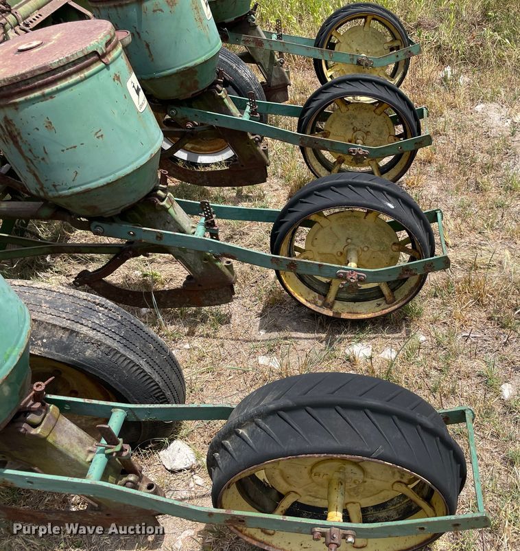image for item KE9355 John Deere  planter