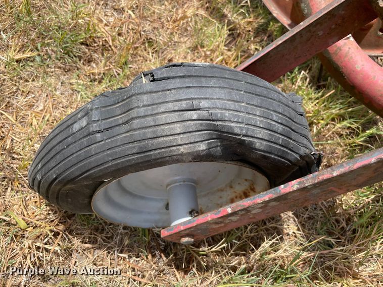 image for item KE9356 Massey Ferguson 25  hay rake