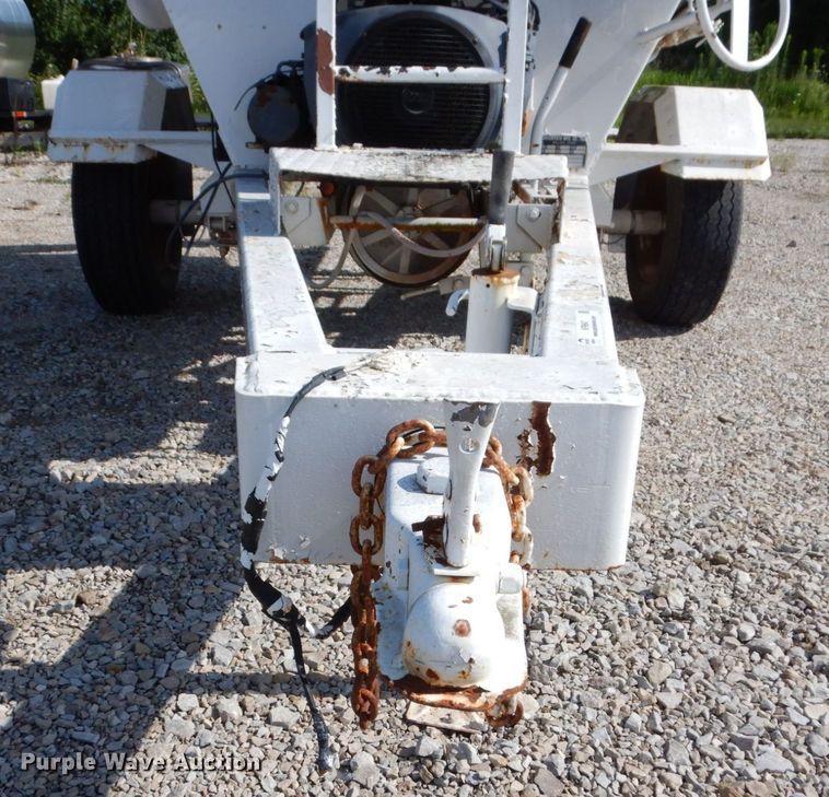 image for item KF9647 1990 Unverferth 150  fertilizer tender