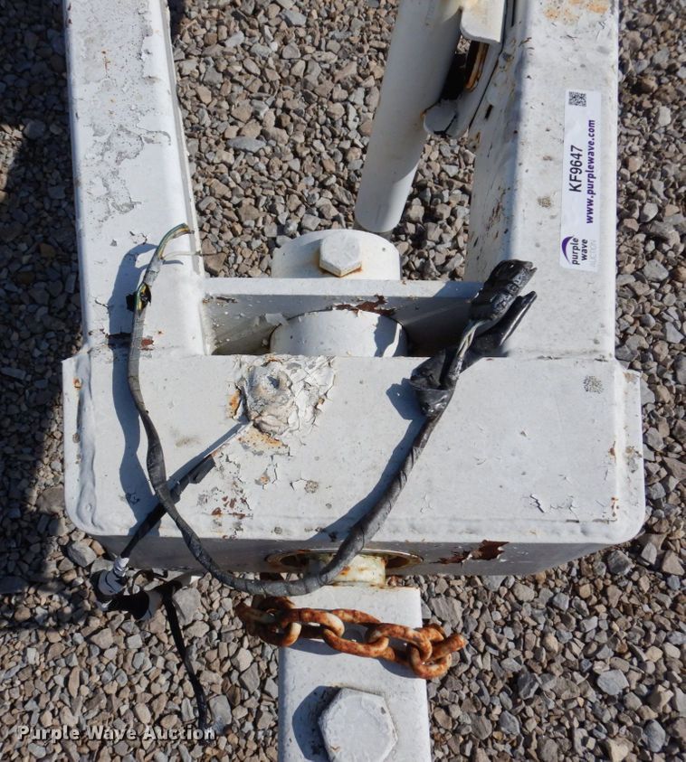 image for item KF9647 1990 Unverferth 150  fertilizer tender