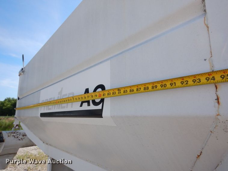 image for item KF9647 1990 Unverferth 150  fertilizer tender