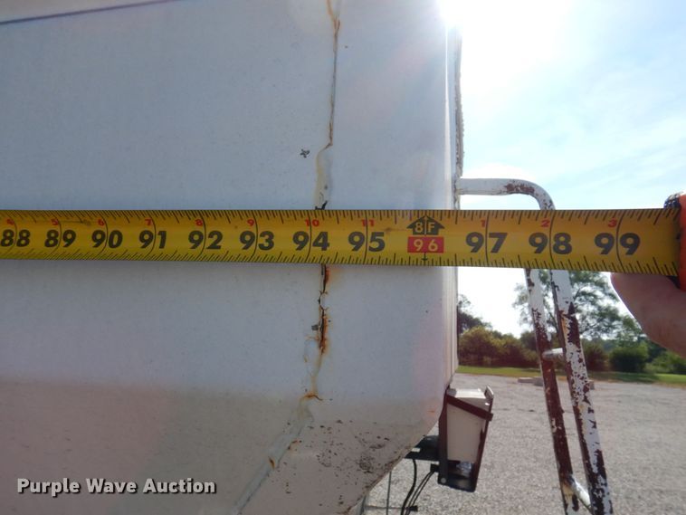 image for item KF9647 1990 Unverferth 150  fertilizer tender