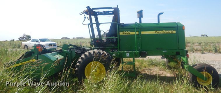 image for item KI9251 2004 John Deere 4995  windrower