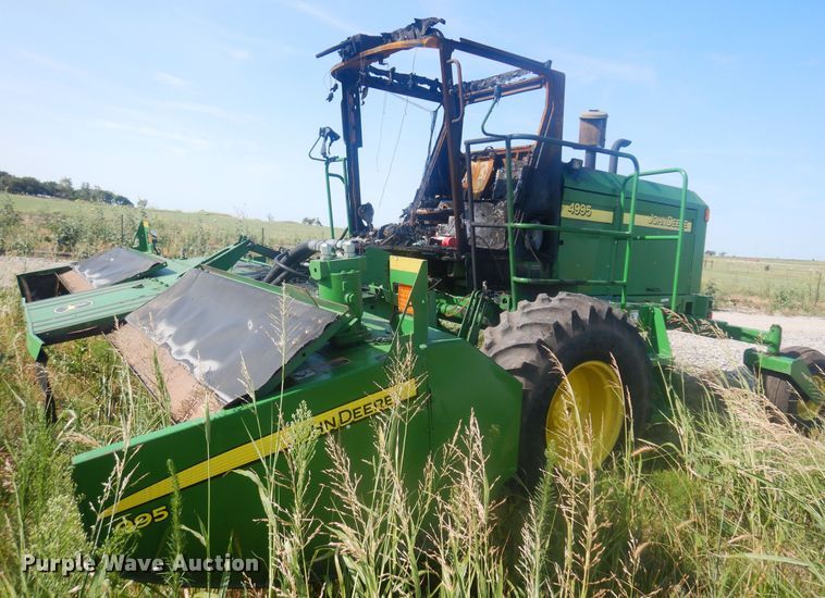 image for item KI9251 2004 John Deere 4995  windrower
