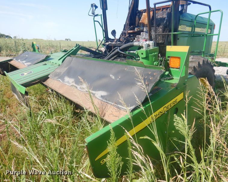 image for item KI9251 2004 John Deere 4995  windrower