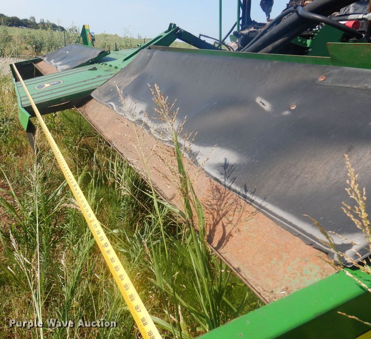 image for item KI9251 2004 John Deere 4995  windrower