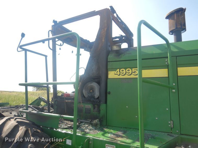image for item KI9251 2004 John Deere 4995  windrower