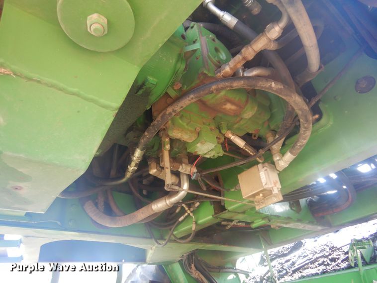 image for item KI9251 2004 John Deere 4995  windrower