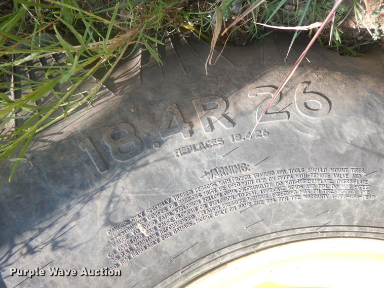 image for item KI9251 2004 John Deere 4995  windrower