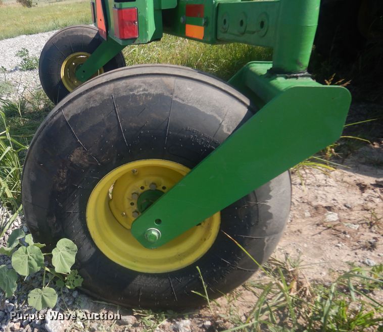 image for item KI9251 2004 John Deere 4995  windrower