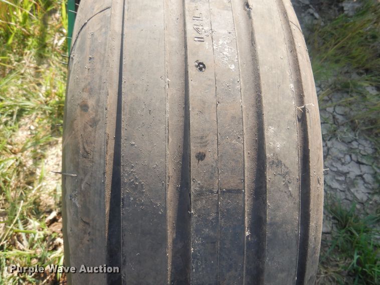 image for item KI9251 2004 John Deere 4995  windrower