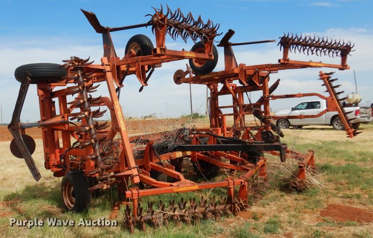 image for item KI9290 Sunflower 3670  sweep plow