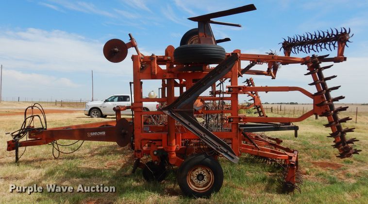 image for item KI9290 Sunflower 3670  sweep plow