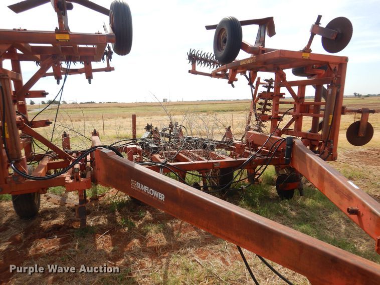 image for item KI9290 Sunflower 3670  sweep plow