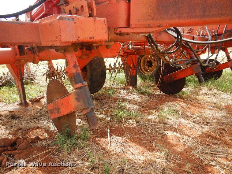 image for item KI9290 Sunflower 3670  sweep plow