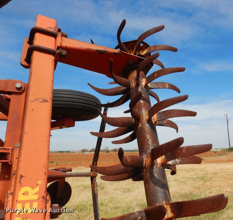 image for item KI9290 Sunflower 3670  sweep plow