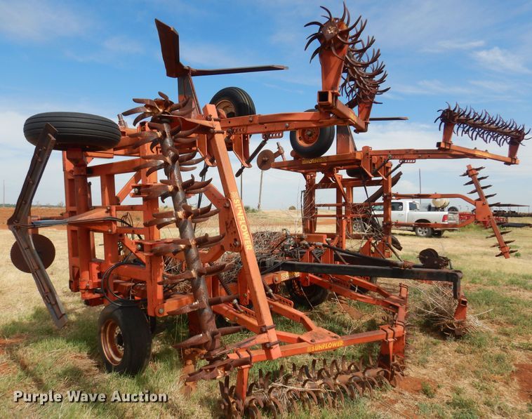 image for item KI9290 Sunflower 3670  sweep plow