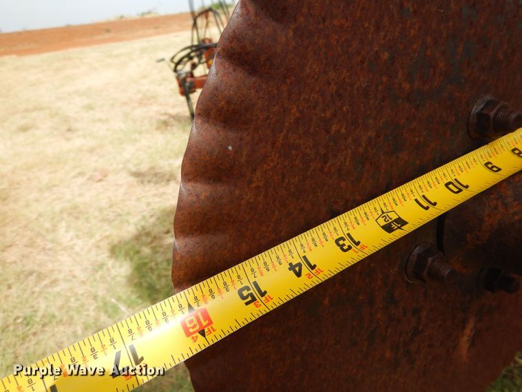 image for item KI9290 Sunflower 3670  sweep plow