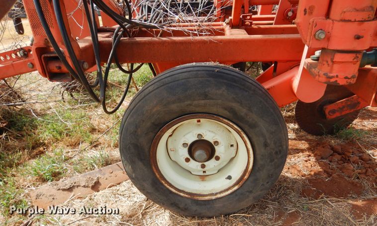 image for item KI9290 Sunflower 3670  sweep plow