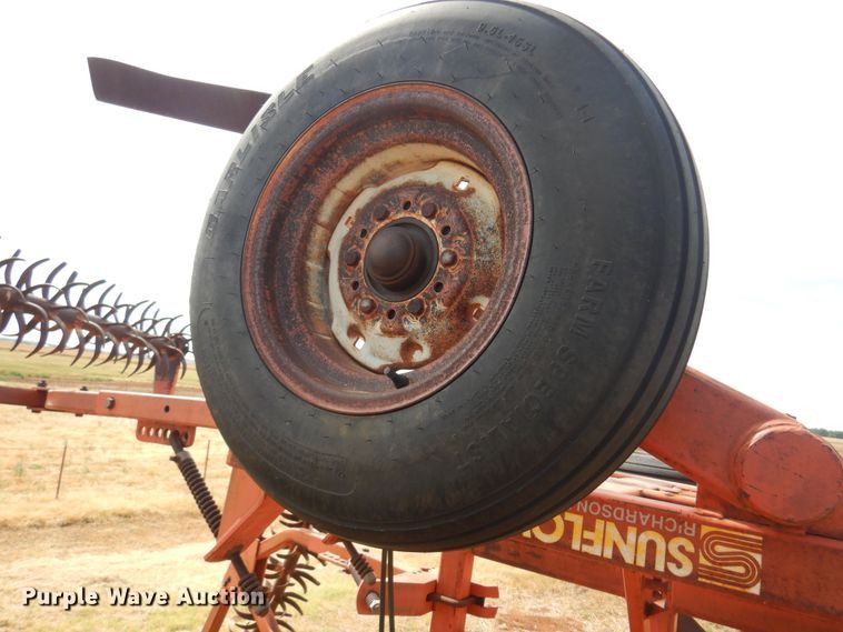 image for item KI9290 Sunflower 3670  sweep plow