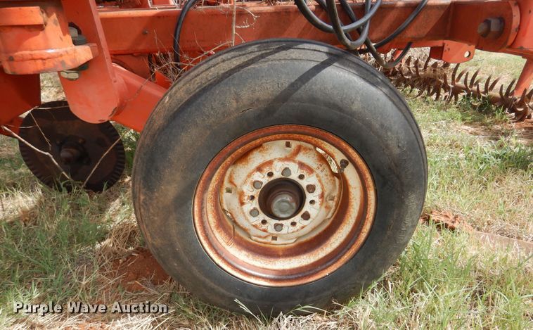 image for item KI9290 Sunflower 3670  sweep plow