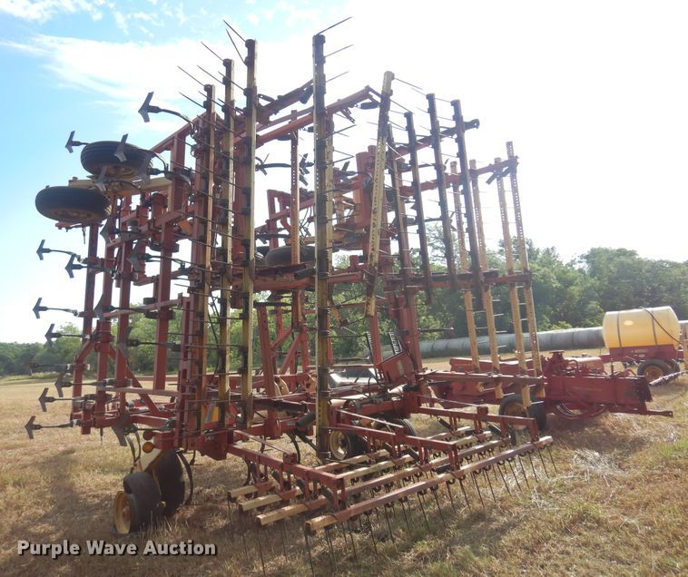 image for item KI9305 Krause 4241HR  field cultivator